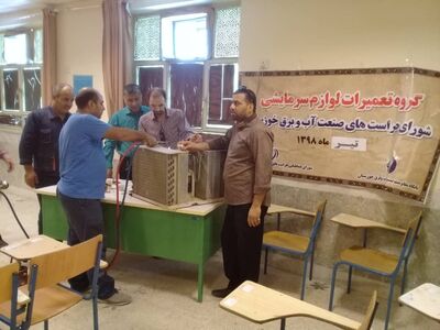 تداوم خدمات رسانی سازمان آب وبرق خوزستان در مناطق سیل زده یکاویه و عنافچه 